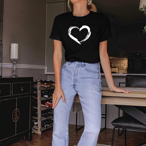 Heart ❤️ women top T-shirt, multiple sizes & and colors available - Picture 2 of 4